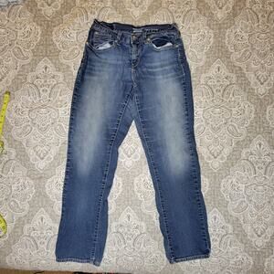 Signature Levi's size 8 women's curvy straight
